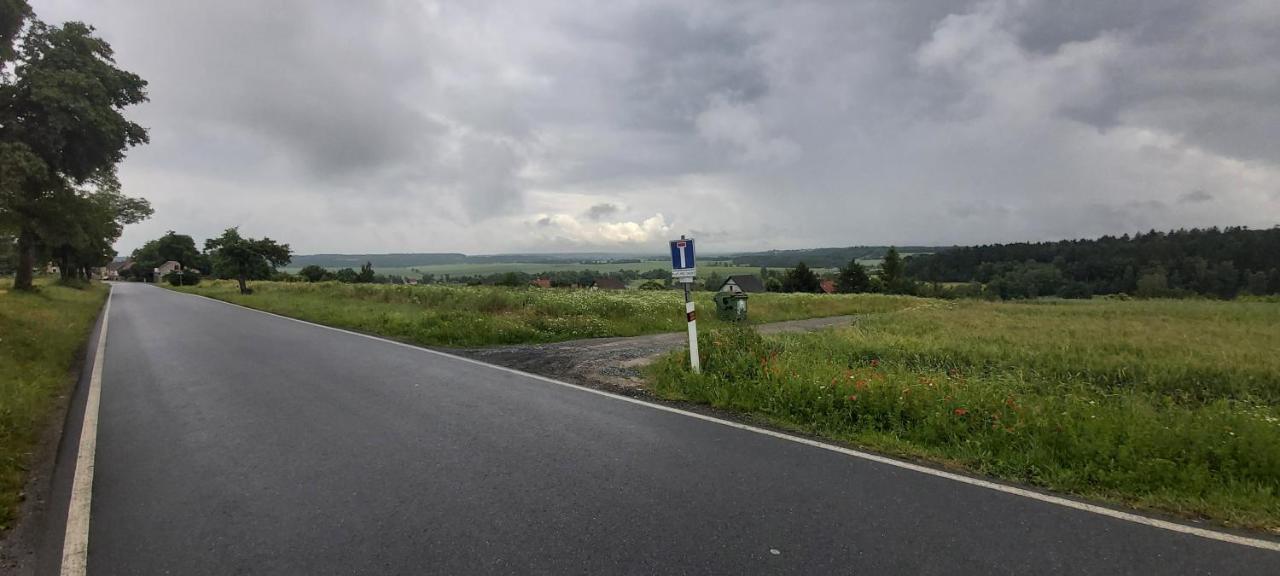Chata U Rybnika Msecke Zehrovice エクステリア 写真